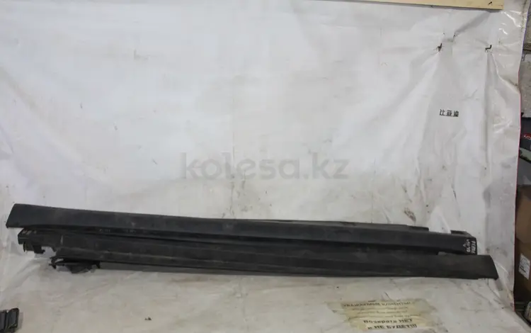 Накладка на порог левая, правая Mercedes Benz X164 Gl за 30 000 тг. в Караганда