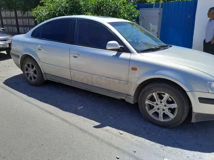 Volkswagen Passat 1998 года за 1 200 000 тг. в Тараз – фото 3