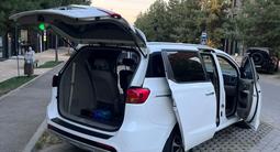 Kia Carnival 2014 года за 9 200 000 тг. в Алматы – фото 4