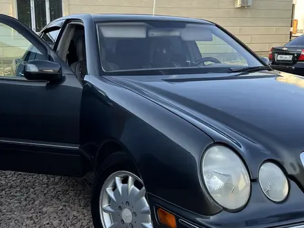 Mercedes-Benz E 320 2001 года за 3 500 000 тг. в Алматы – фото 11