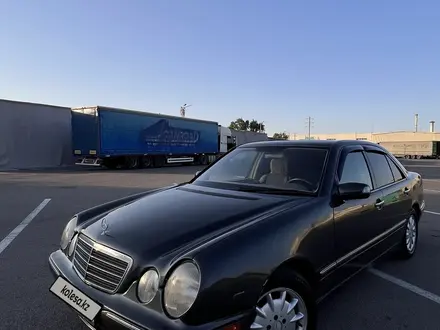 Mercedes-Benz E 320 2001 года за 3 500 000 тг. в Алматы