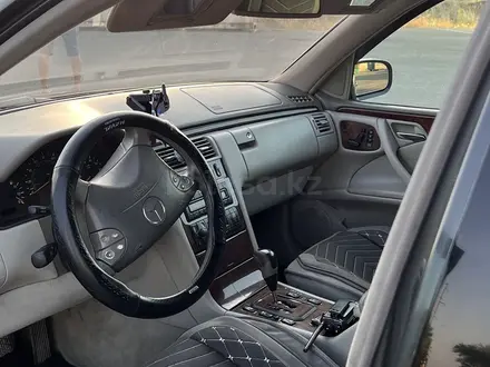 Mercedes-Benz E 320 2001 года за 3 500 000 тг. в Алматы – фото 5