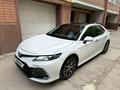 Toyota Camry 2022 года за 15 000 000 тг. в Уральск