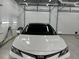 Toyota Camry 2022 года за 16 500 000 тг. в Уральск