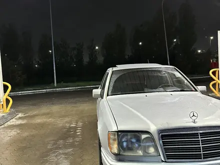 Mercedes-Benz E 220 1995 года за 2 500 000 тг. в Астана – фото 4