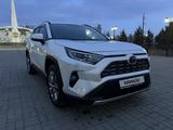 Toyota RAV4 2020 года за 15 000 000 тг. в Алматы