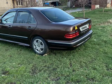 Mercedes-Benz E 280 1996 года за 2 000 000 тг. в Шымкент – фото 2