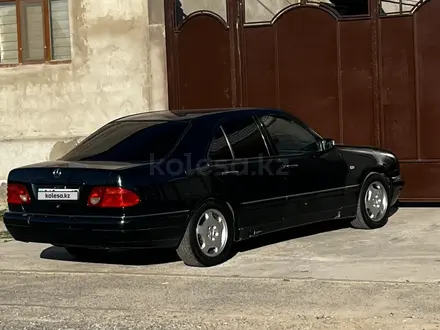 Mercedes-Benz E 230 1998 года за 3 300 000 тг. в Шымкент – фото 2