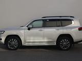 Toyota Land Cruiser Luxe 2023 года за 51 000 000 тг. в Астана – фото 2