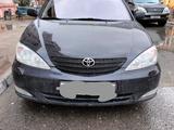 Toyota Camry 2003 года за 5 500 000 тг. в Актобе – фото 2