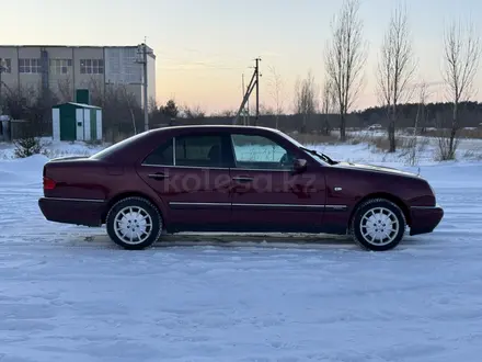 Mercedes-Benz E 230 1997 года за 2 700 000 тг. в Караганда – фото 6