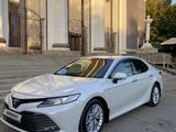 Toyota Camry 2019 года за 13 500 000 тг. в Шымкент