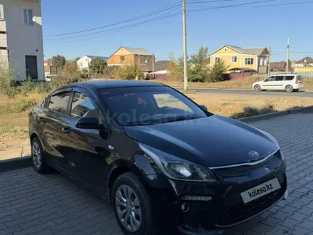 Kia Rio 2018 года за 3 200 000 тг. в Уральск – фото 3