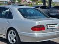 Mercedes-Benz E 320 2000 года за 4 500 000 тг. в Шымкент – фото 3