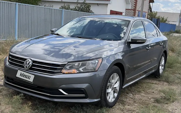 Volkswagen Passat 2018 года за 6 500 000 тг. в Атырау