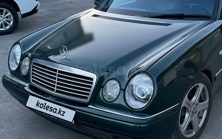 Mercedes-Benz E 55 AMG 1997 годаfor2 800 000 тг. в Алматы