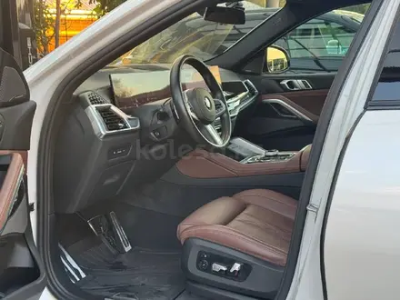 BMW X6 XDrive 40i 2023 года за 49 500 000 тг. в Алматы – фото 17