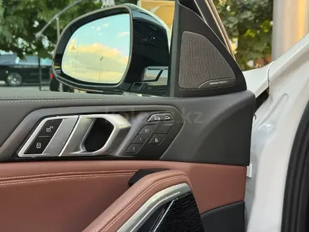 BMW X6 XDrive 40i 2023 года за 49 500 000 тг. в Алматы – фото 20