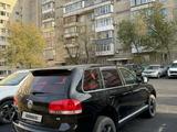 Volkswagen Touareg 2006 года за 6 000 000 тг. в Семей – фото 2