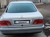 Mercedes-Benz E 240 1999 годаүшін3 300 000 тг. в Тараз – фото 4