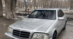 Mercedes-Benz C 180 2000 годаfor2 500 000 тг. в Караганда