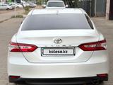 Toyota Camry 2021 года за 13 200 000 тг. в Астана – фото 4