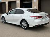 Toyota Camry 2021 года за 13 200 000 тг. в Астана – фото 5
