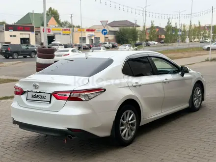 Toyota Camry 2021 года за 13 200 000 тг. в Астана – фото 6