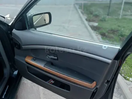 BMW 730 2005 года за 4 000 000 тг. в Алматы – фото 10