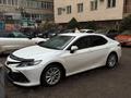 Toyota Camry 2021 годаfor14 900 000 тг. в Алматы – фото 2