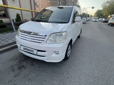 Toyota Noah 2005 годаүшін5 500 000 тг. в Алматы