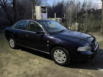 Audi A4 1996 года за 1 400 000 тг. в Алматы – фото 2