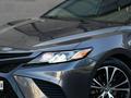 Toyota Camry 2020 года за 11 500 000 тг. в Алматы – фото 2