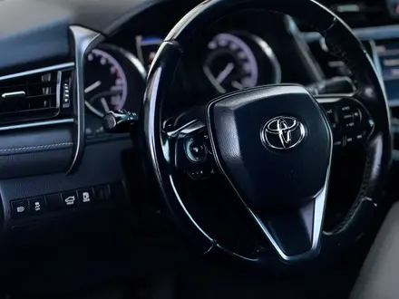 Toyota Camry 2020 года за 11 500 000 тг. в Алматы – фото 13