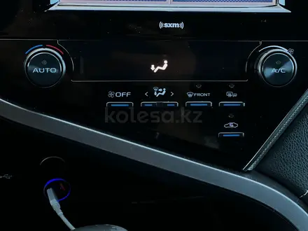 Toyota Camry 2020 года за 11 500 000 тг. в Алматы – фото 14
