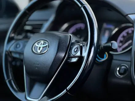 Toyota Camry 2020 года за 11 500 000 тг. в Алматы – фото 16
