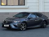 Toyota Camry 2020 года за 11 500 000 тг. в Алматы