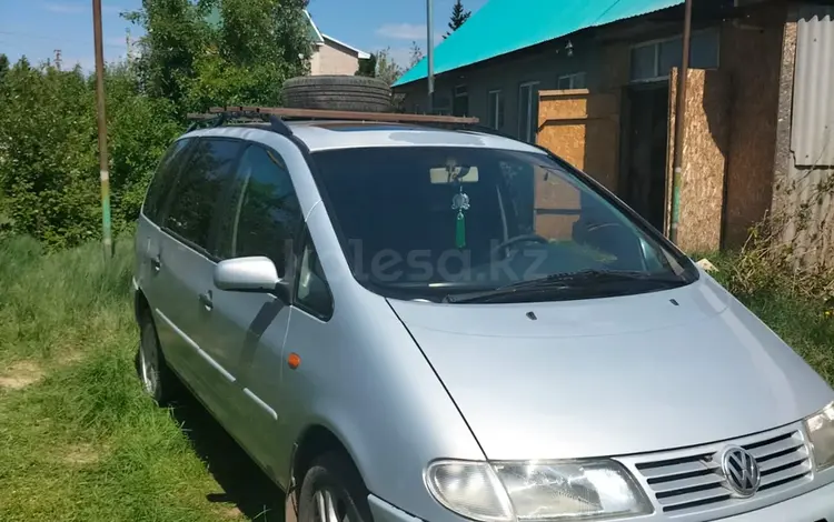 Volkswagen Sharan 2000 годаүшін1 800 000 тг. в Актобе