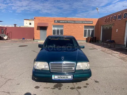 Mercedes-Benz E 200 1994 года за 2 200 000 тг. в Кызылорда – фото 18