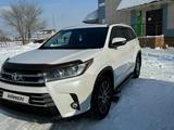 Toyota Highlander 2017 годаүшін19 500 000 тг. в Алматы – фото 2