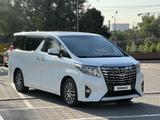 Toyota Alphard 2017 года за 24 000 000 тг. в Алматы