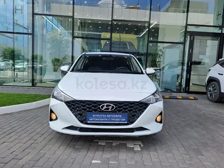 Hyundai Accent 2021 года за 6 990 000 тг. в Алматы – фото 2