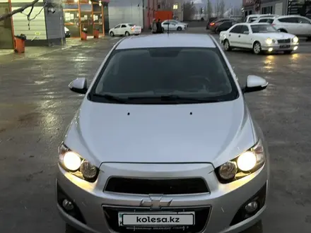 Chevrolet Aveo 2014 года за 4 000 000 тг. в Атырау – фото 2