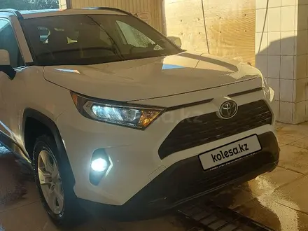 Toyota RAV4 2021 года за 21 000 000 тг. в Актобе – фото 13