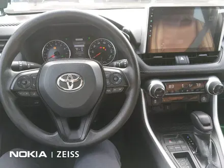 Toyota RAV4 2021 года за 21 000 000 тг. в Актобе – фото 4