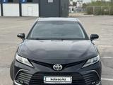 Toyota Camry 2021 года за 13 500 000 тг. в Алматы