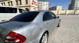 Mercedes-Benz E 320 2002 годаүшін5 700 000 тг. в Актау – фото 4