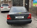 Mercedes-Benz C 180 1994 года за 1 400 000 тг. в Алматы – фото 2