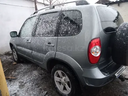 Chevrolet Niva 2015 года за 4 000 000 тг. в Уральск – фото 2