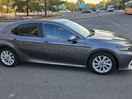 Toyota Camry 2022 года за 14 700 000 тг. в Павлодар – фото 3